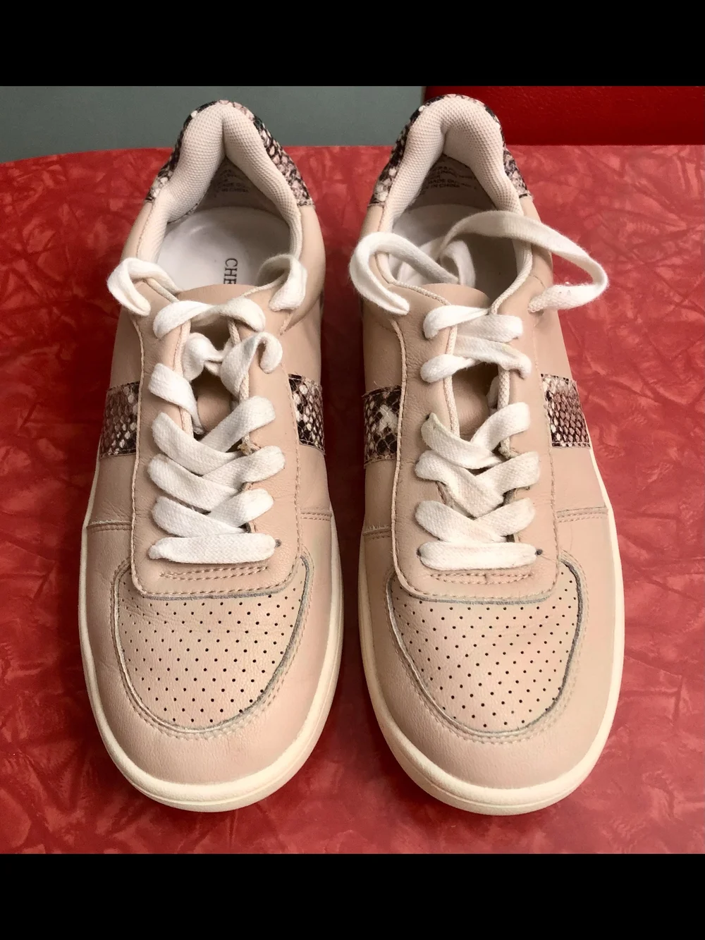 Chelsea & Violet Sneakers Snake Accent Casual Shoes Fashion Sneakers size 8